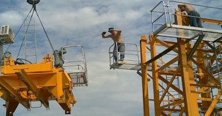 Демонтаж башенного крана в Кронштадте - услуги по демонтажу от Сварной-Крн от 1569 руб.
